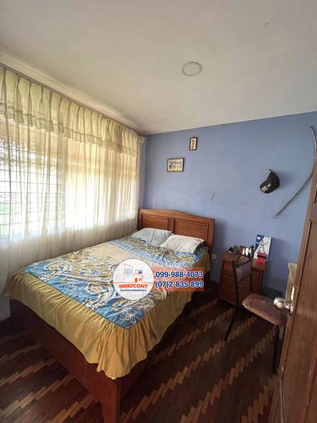 C942 Casa esquinera con terreno para fines comerciales de venta, sector Av. del Tejar